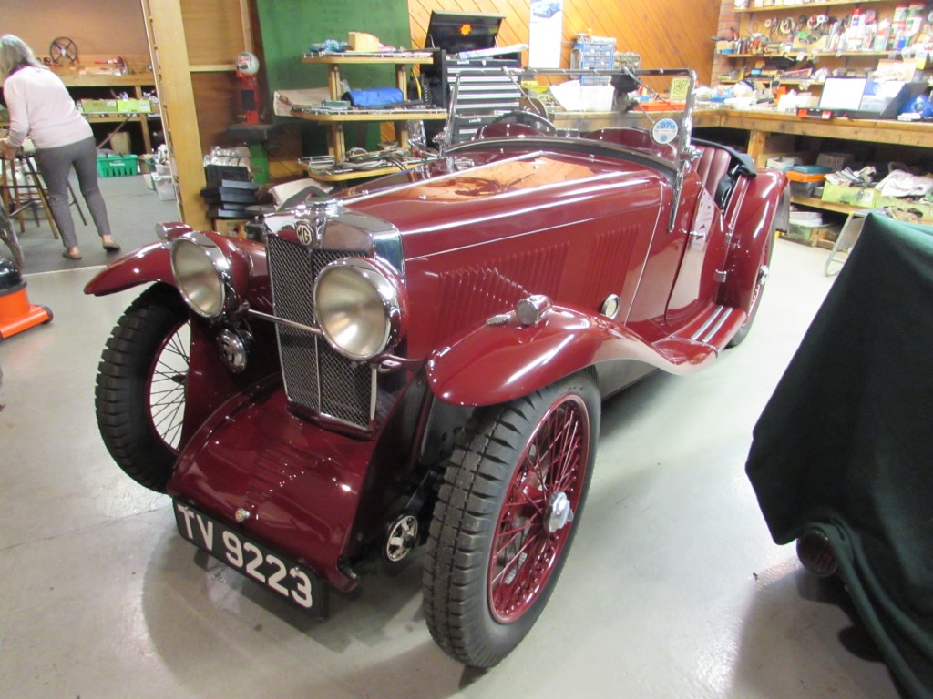 1933 MG J2  Swept (or c/wing) car